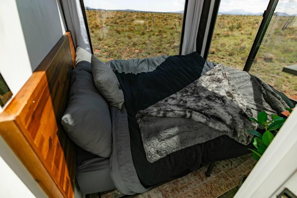Grand Canyon Stargazing Off-Grid Tiny Home Валле Экстерьер фото